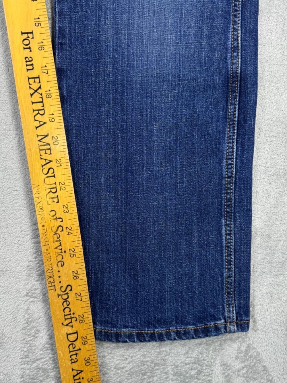 Wrangler Retro Relaxed Boot Cut Jeans Western Denim Whiskering Medium Wash - Picture 10 of 10